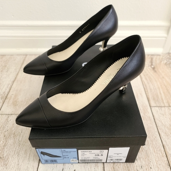CHANEL Pearl Heel Black Leather Pump 5.5M - Picture 2 of 5